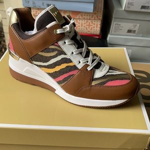 BRAND NEW!!! Michael Kors Georgie Trainer Size 10